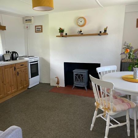 Anne'S Thatched Cottage Kilcar ภายนอก รูปภาพ