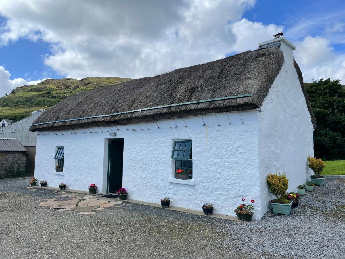 Anne'S Thatched Cottage Kilcar ภายนอก รูปภาพ