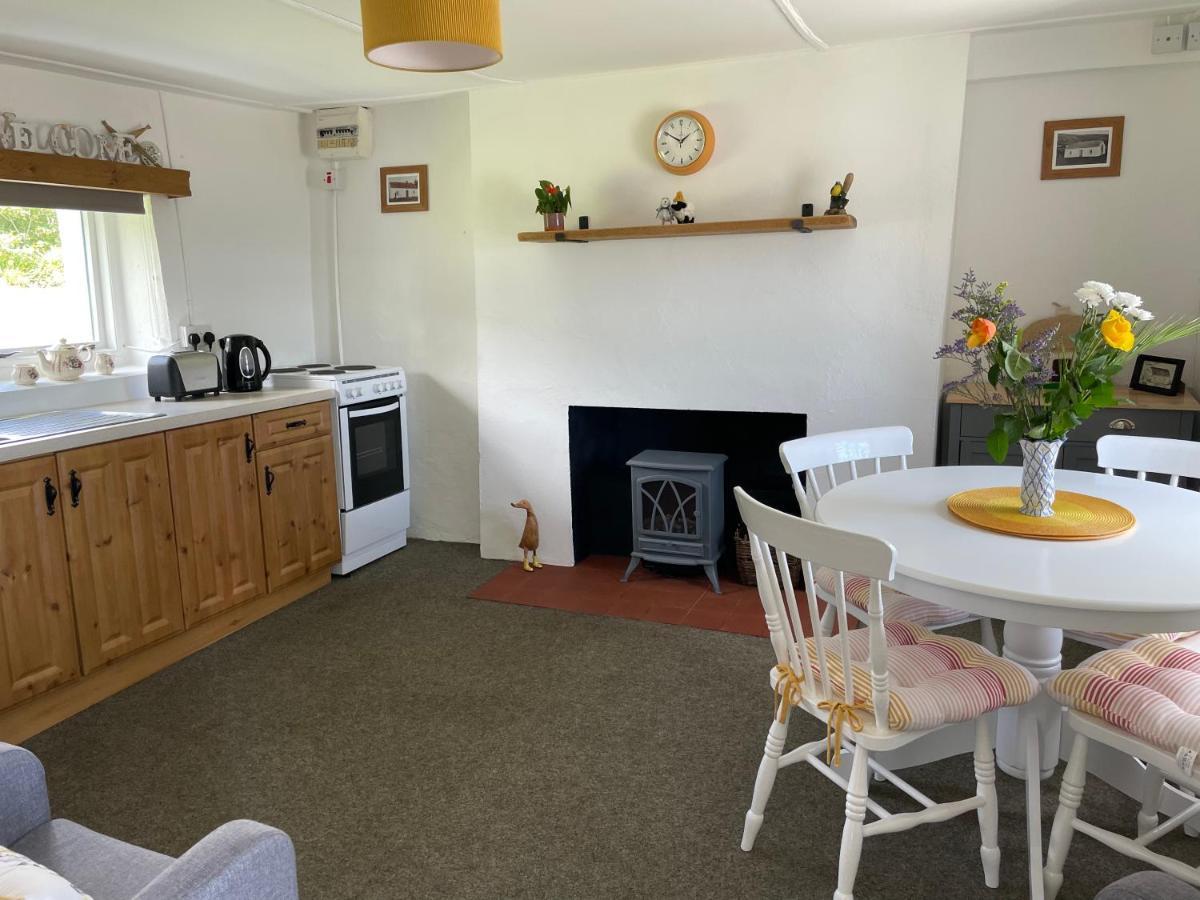 Anne'S Thatched Cottage Kilcar ภายนอก รูปภาพ