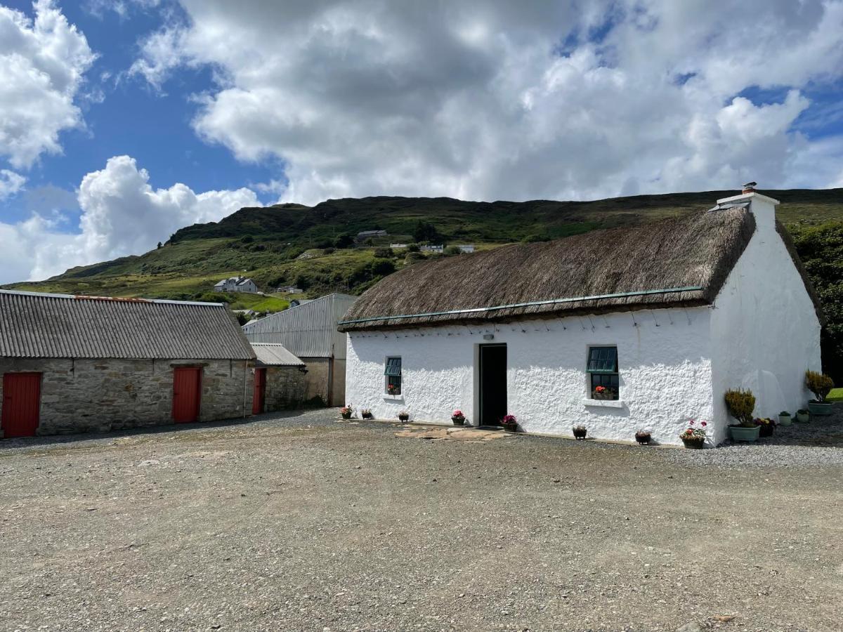 Anne'S Thatched Cottage Kilcar ภายนอก รูปภาพ